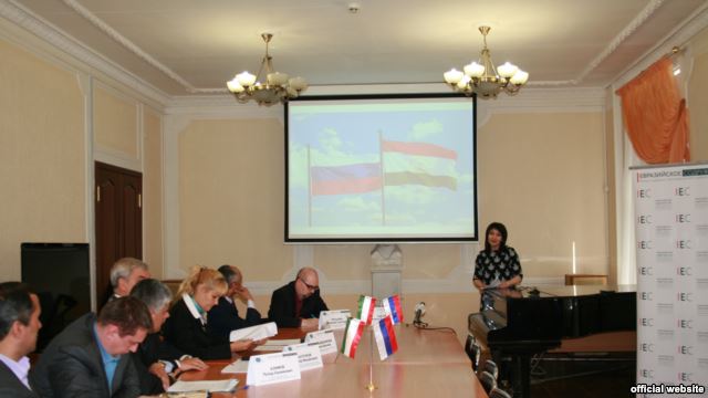 0098b878-454d-42c9-b1c0-460aba165c9fw640r1s