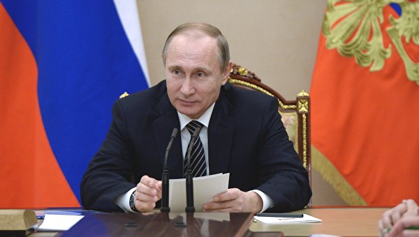 Deputaty_Evroparlamenta_prizvali_ES_vvesti_sankcii_protiv_Putina