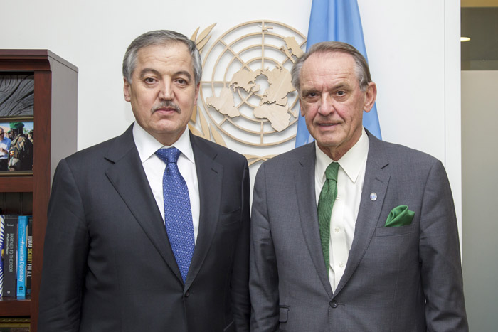 Glava_MID_RT_provel_v_Nyu-Yorke_ryad_vstrech