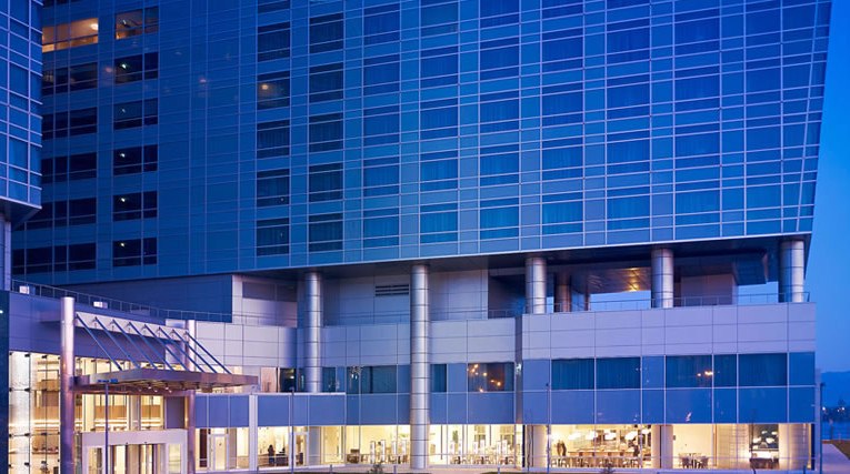 hyatt-regency-dushanbe-exterior-night