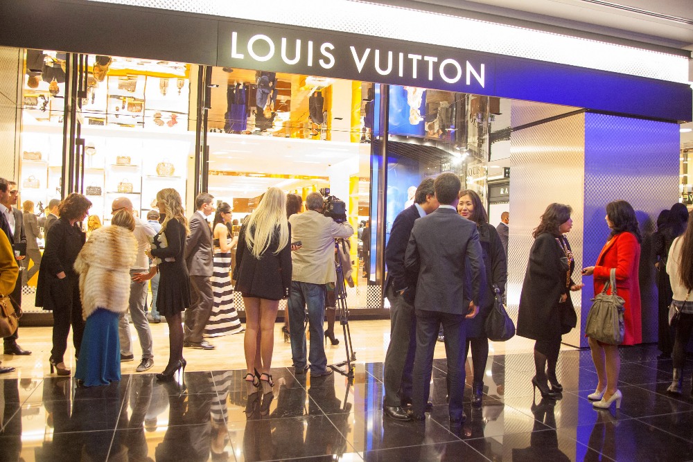 otkrytietorgovogocentravalmate12