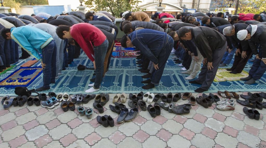 1403253499namaz-chytayut