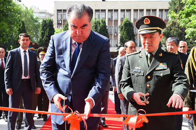 kitaypodarilminoboronytadzhikistanudomoficerov