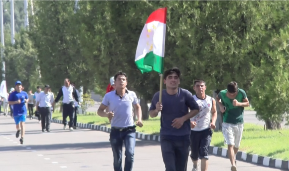 nokrtvnacionalnombegeprinyaluchastiekazhdyy21-ytadzhikistanec