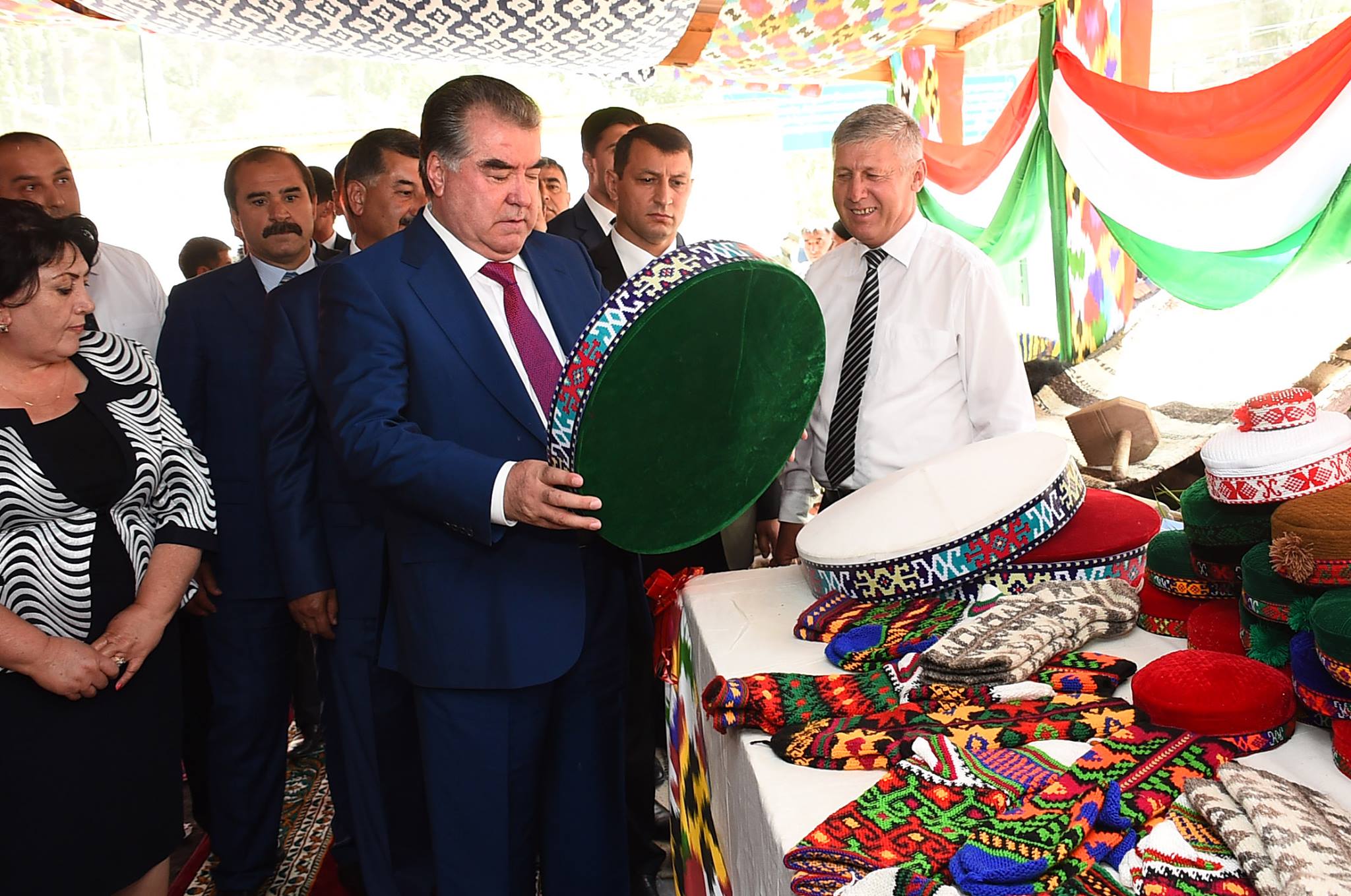 1350290510685340998834422938865711456100576o1