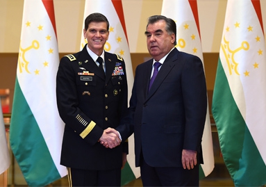 Rahmn_i_general_SShA