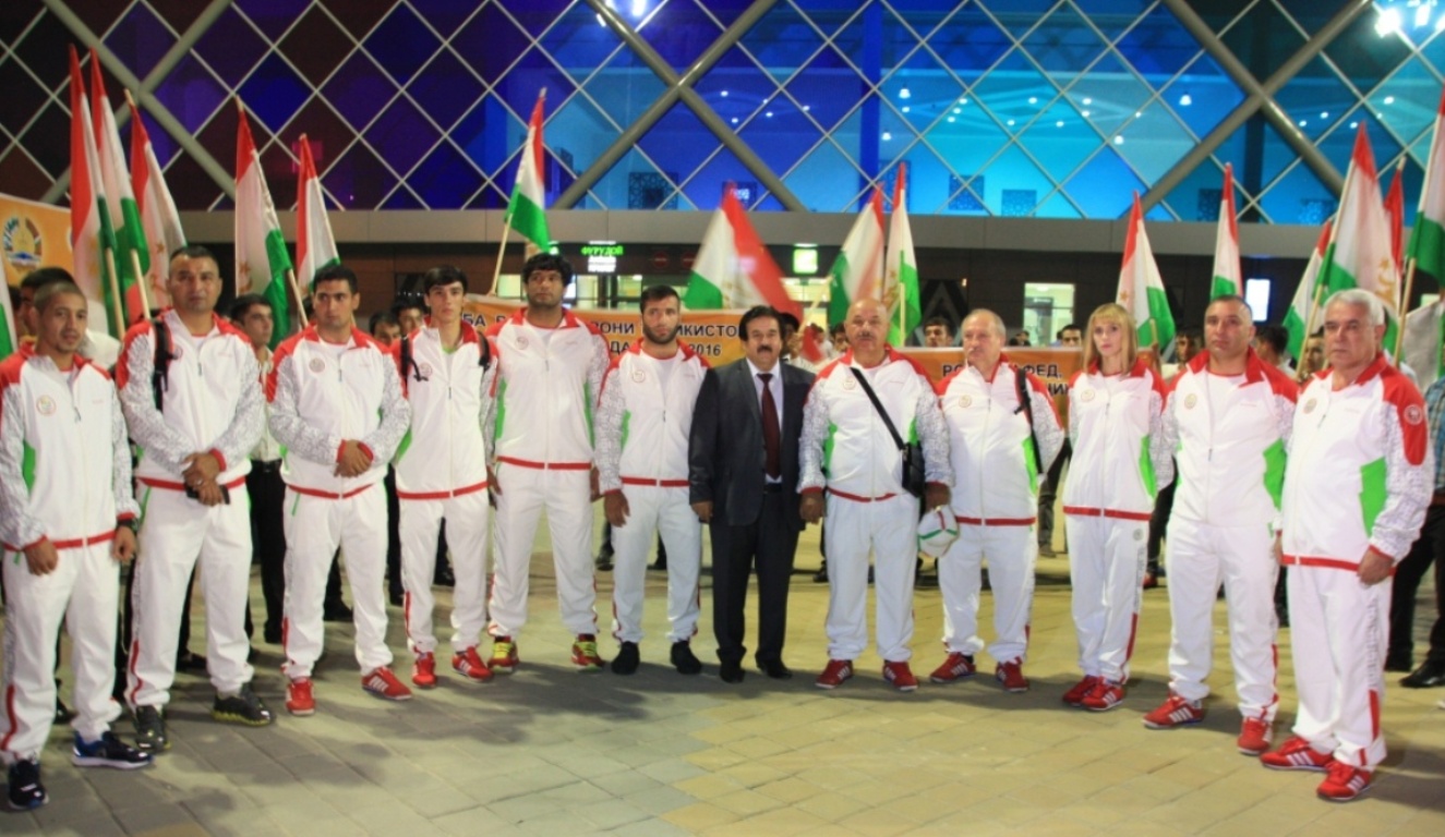 1avgustavolimpiyskoyderevnesostoitsyaceremoniyapodnyatiyaflagarespublikitadzhikistan