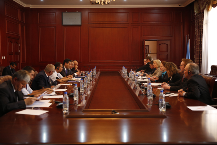 amerikancyoznakomilioficialnyhpredstaviteleytadzhikistanasosituacieyvafganistane