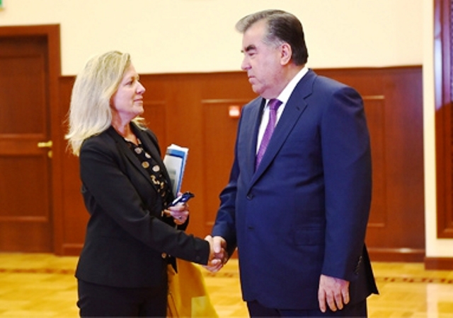 erahmonprinyalpredstavitelyavsemirnogobanka