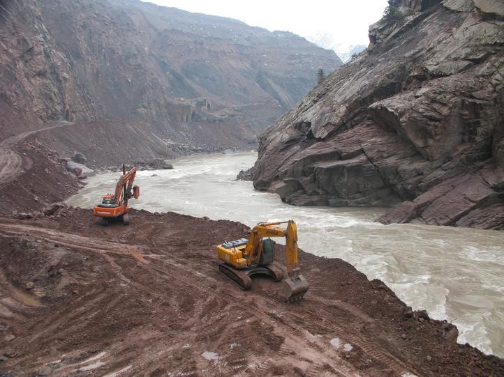 italyancyzaymutsyavozvedeniemplotinyrogunskoyges_0