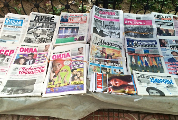 tajikistan-newspaperstalldushanbe-miriamberger