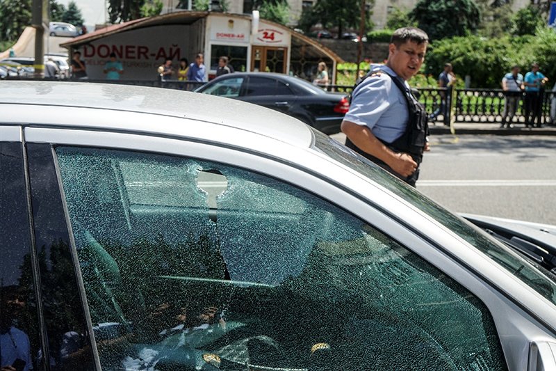 vcentrealma-atyotkrylistrelbupopoliceyskim_0