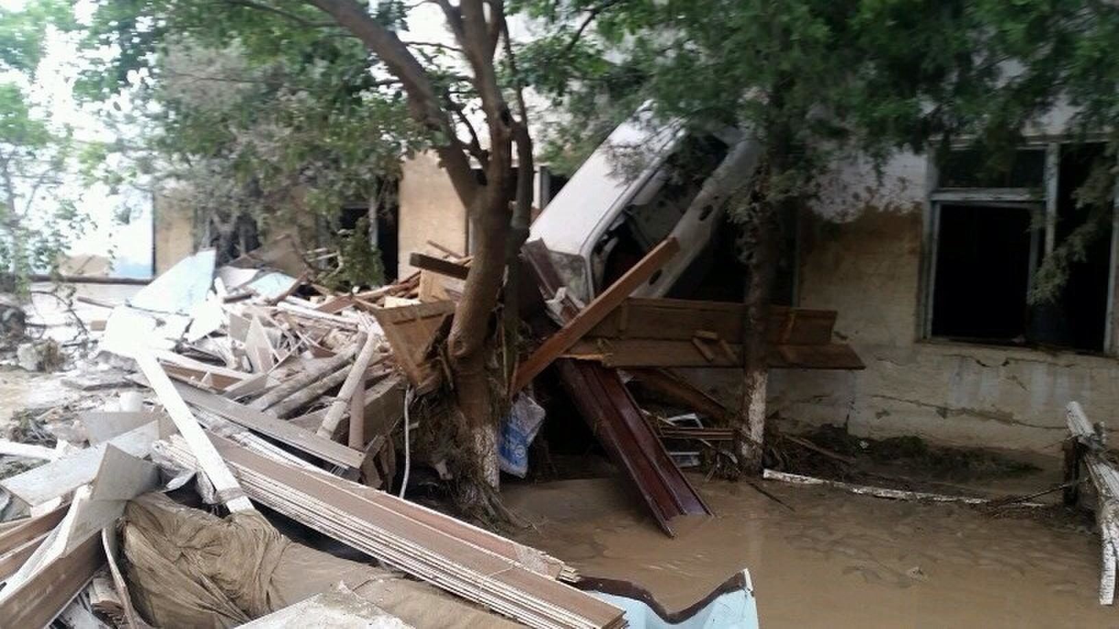 vtadzhikistane10chelovekpogiblipristihiynyhbedstviy61-utonuli_0