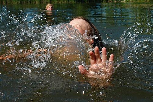 vtadzhikistanezadenutonuliprikupaniipyatchelovek
