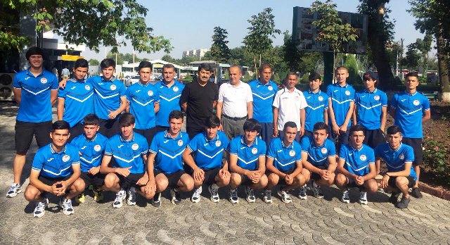 yunyetadzhikskiefutbolisty_1