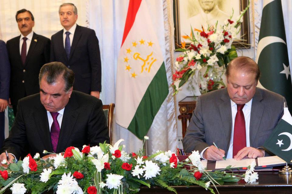 12208713_924679814268872_6108674901848136150_n