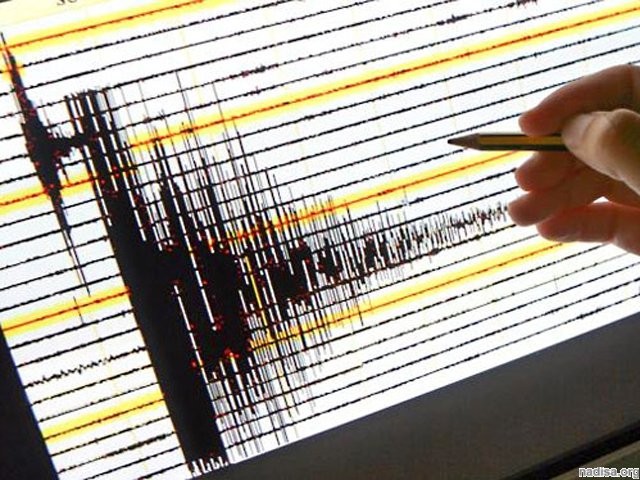 1357879565na-zemle-stalo-proishodit-bol-she-zemletryaseniiy