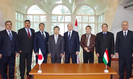 17march2014signingphoto