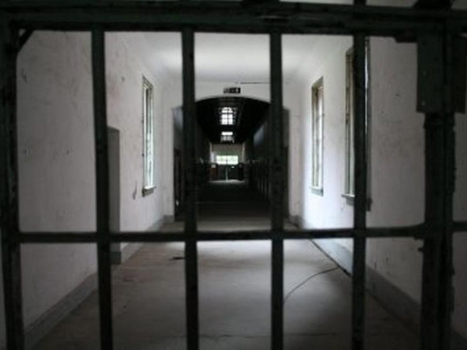 18letzaiznasilovaniinevestki