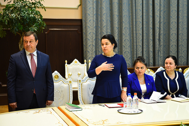 24557948191f20e51e139z