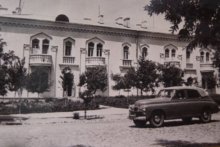 4znakomstvosdrugimdushanbeobrazstarogogoroda