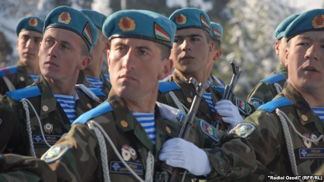 armiitadzhikistanaiturkmenistanaschitayutnaiboleeslabymivcentralnoyazii