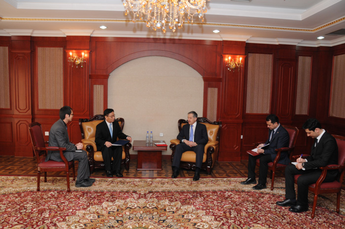 Aslov_poproshchalsya_s_vremennym_poverennym_v_delah_Koreyskoy_Respubliki_v_RT_Yon_Dzhon-ku