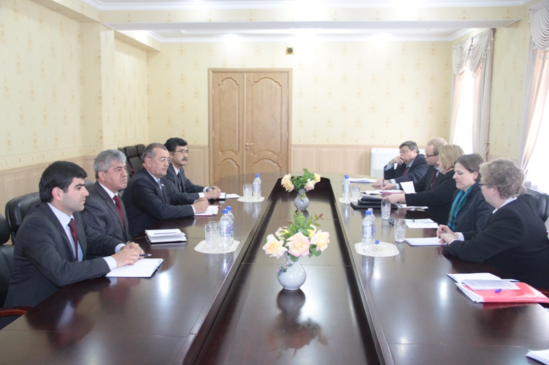 azimov_i_ministr_finlyandii