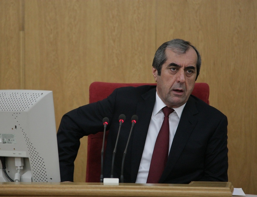 Bessmennyy_spiker_snova_poshchel_v_senatory