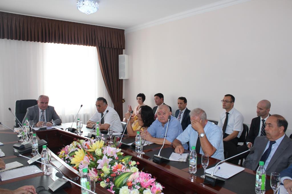 delovyekrugitadzhikistanagotovyatsyavstretitsyasprezidentomstrany