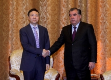 erahmoninteresuetsyanovoytelekommunikacionnoytehnologieykitayskoykompaniizte_1