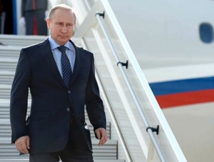 foto_Prezident_Rossiya_Putin_v_samolete_1