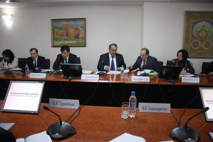 glavanbtprizyvaetkreditnyhorganizaciysposobstvovatstabilizaciikursasomoni