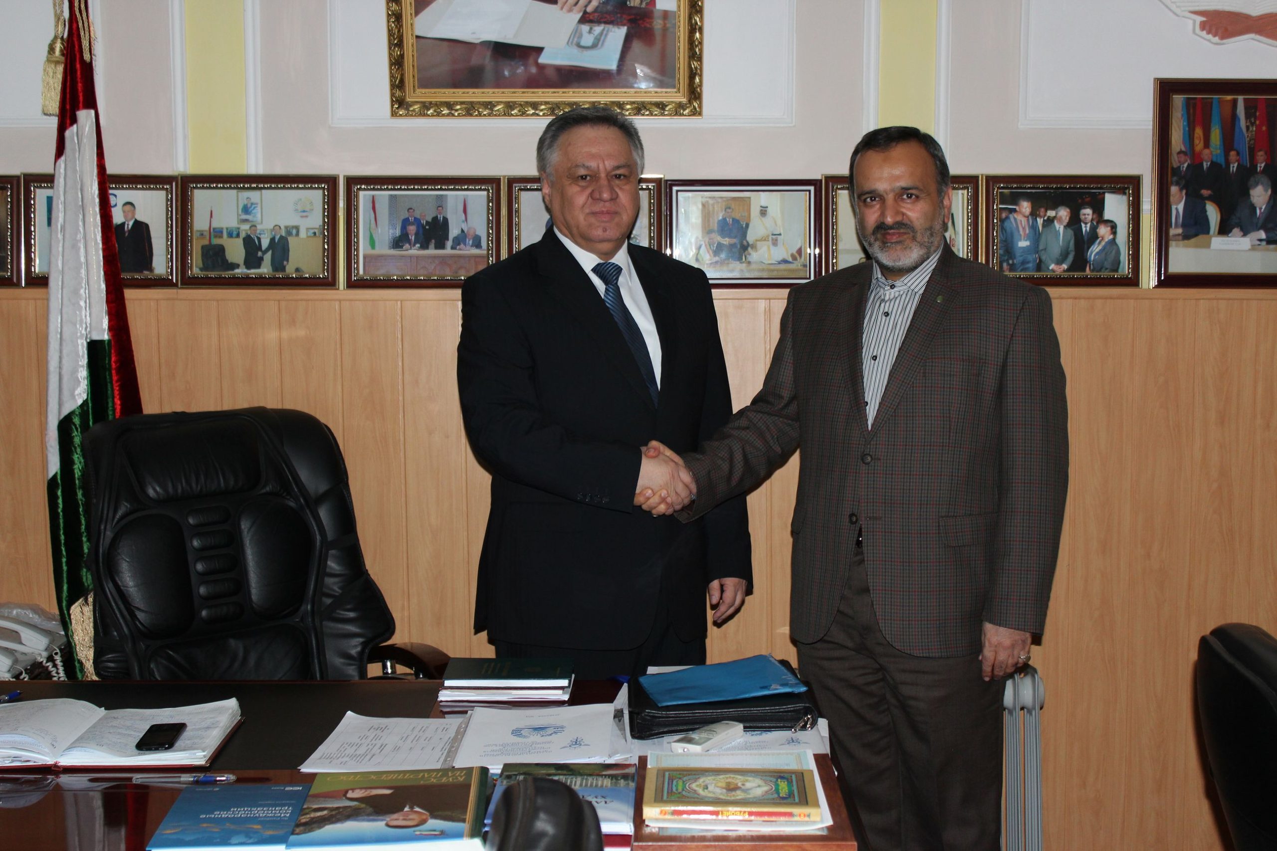 gubernatoriranskoyprovinciihuroson_0