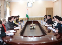 kyrgyzskiyparlamentariy_0