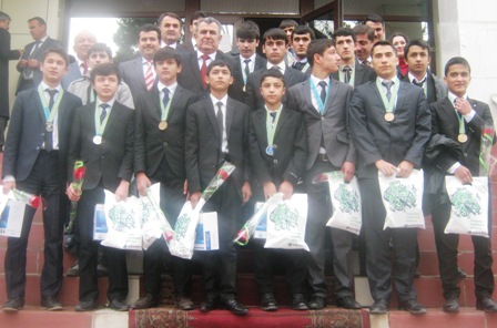 ministrobrazovaniyavstretilsyasuchastnikamiolimpiad