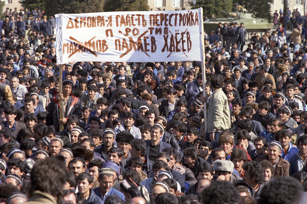 Mitingi_v_Dushanbe111