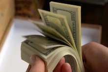 mnogo-dollarov-v-rukah-124057454168