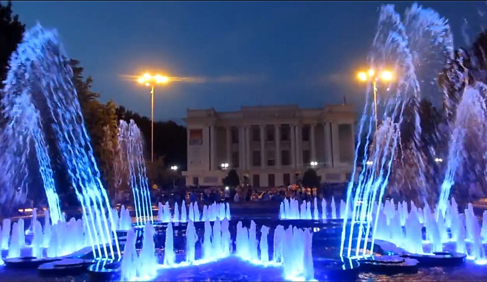 muzykalnyyfontanuakademicheskogoteatraimsayni