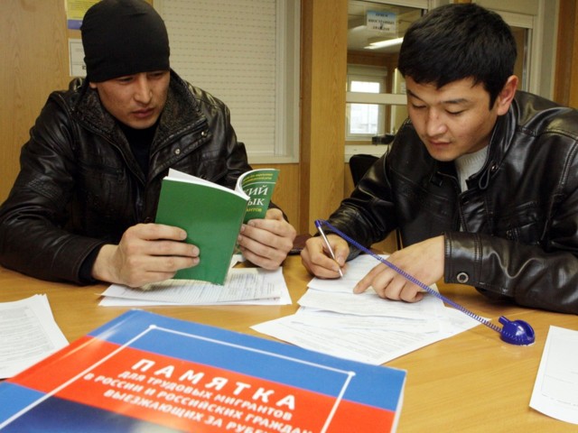 pamyatkadlyatrudovyhmigrantov