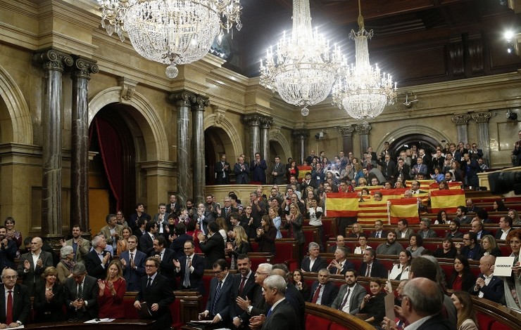 parlamentkataloniiprogolosovalzanezavisimostotispanii
