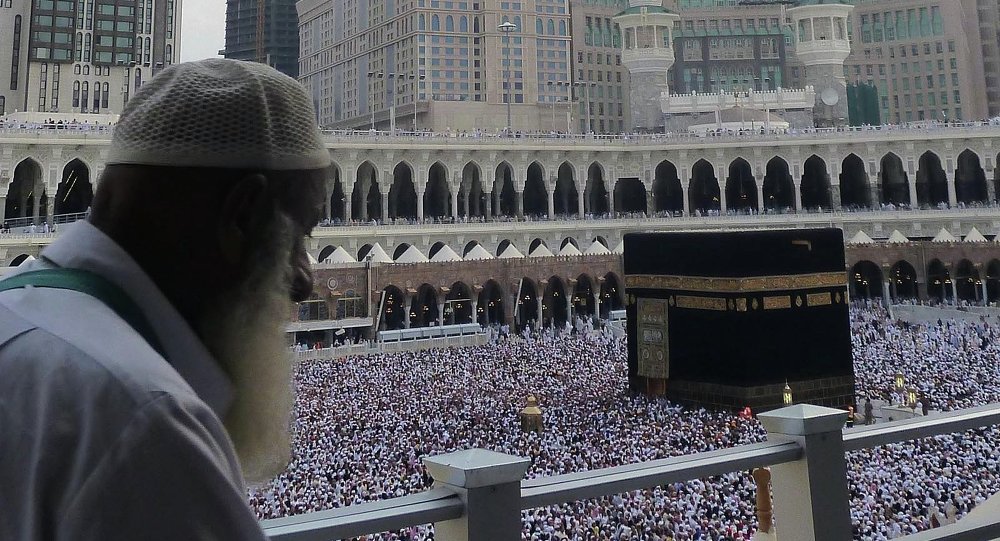 pervayagruppatadzhikskihpalomnikovvyletitizdushanbevhadzh21avgusta