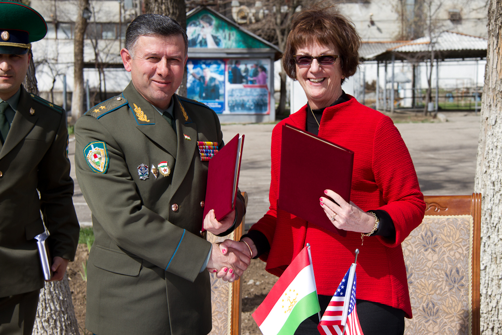 posolstvosshaprodlzhaetpomogatpogranichnikam