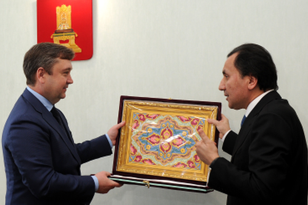 posoltadzhikistanigubernatortverskoyoblastiobsudilinapravleniyasotrudnichestva