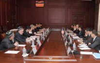 Predstaviteli_Gosdepa_SShAkpe