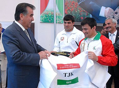 press-sluzhbaglavyrttadzhikskiesportsmenyedutnaolimpiadublagodaryamudroypolitikeerahmona