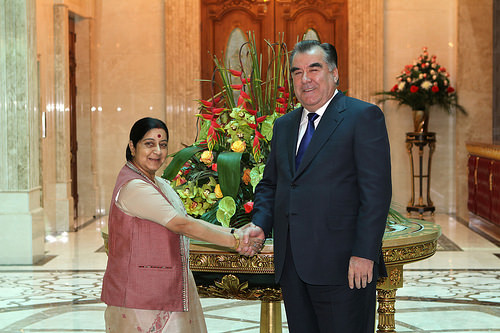 Prezident_Tadzhikistana_prinyal_glavu_MID_Indii_1
