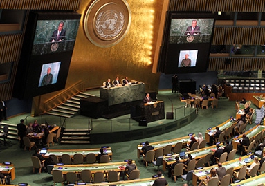 Prezident_Tadzhikistana_s_tribuny_OON