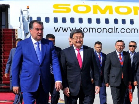 prezidenttadzhikistananeschitaetnuzhnymimetsobstvennyysamolet