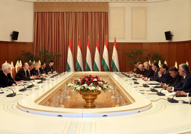 Rahmon_i_parlamentarii_NATO